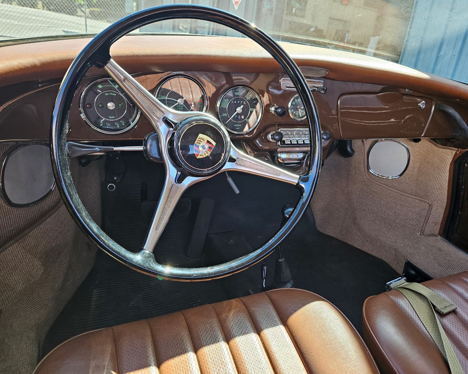 356 — cognac interior